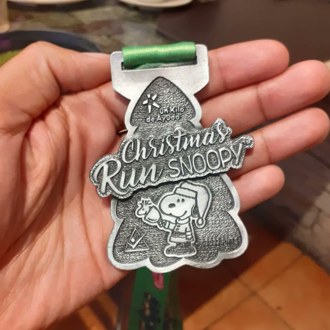 jc_salazar's tweet photo. Cerrado el año con todo, se logró un 4to lugar en #10km, probablemente un podium si no se hubieran eliminado las categorías en la carrera #christmasrunsnoopy2022!
#atletismo #running #CDMX #Snoopy #UnKiloDeAyuda #40challenge https://t.co/nlw7jjHoJo