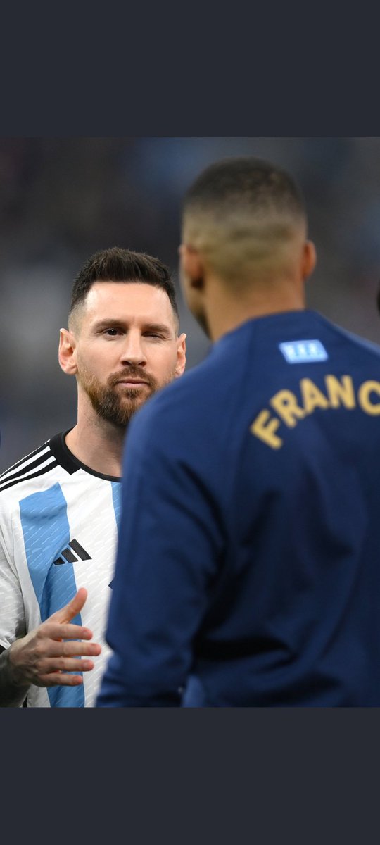 DineshKarthik's tweet photo. Penalties in the #FIFAWorldCup    Final 

It doesn't get bigger than this! 

#FIFAWorldCup2022 https://t.co/iKC5Xm8amM