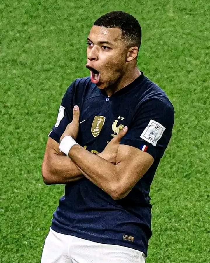 komulpratish's tweet photo. Mbapeeee @KMbappe @FIFAcom https://t.co/Tiy9FGWFqe