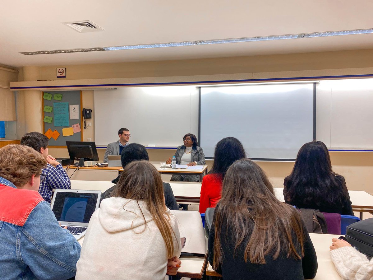 SousaPPS's tweet image. A @UPT_Porto teve a honra de receber, esta semana, S. Exa. Cônsul-Geral de Angola no Porto, Isabel Godinho, numa sessão prática sobre o seu percurso profissional, os desafios e oportunidades das funções que ocupou e da carreira diplomática.