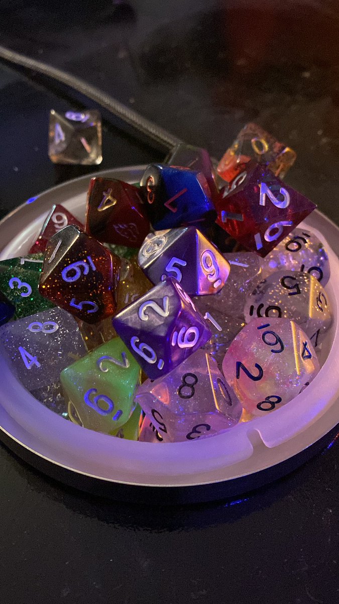 Playing the second last game of the mini campaign … discarded dice from just one player. The rolls for all of us have been BRUTAL! So👏many👏ones☹️ #canirollagain #thedicetellthestory