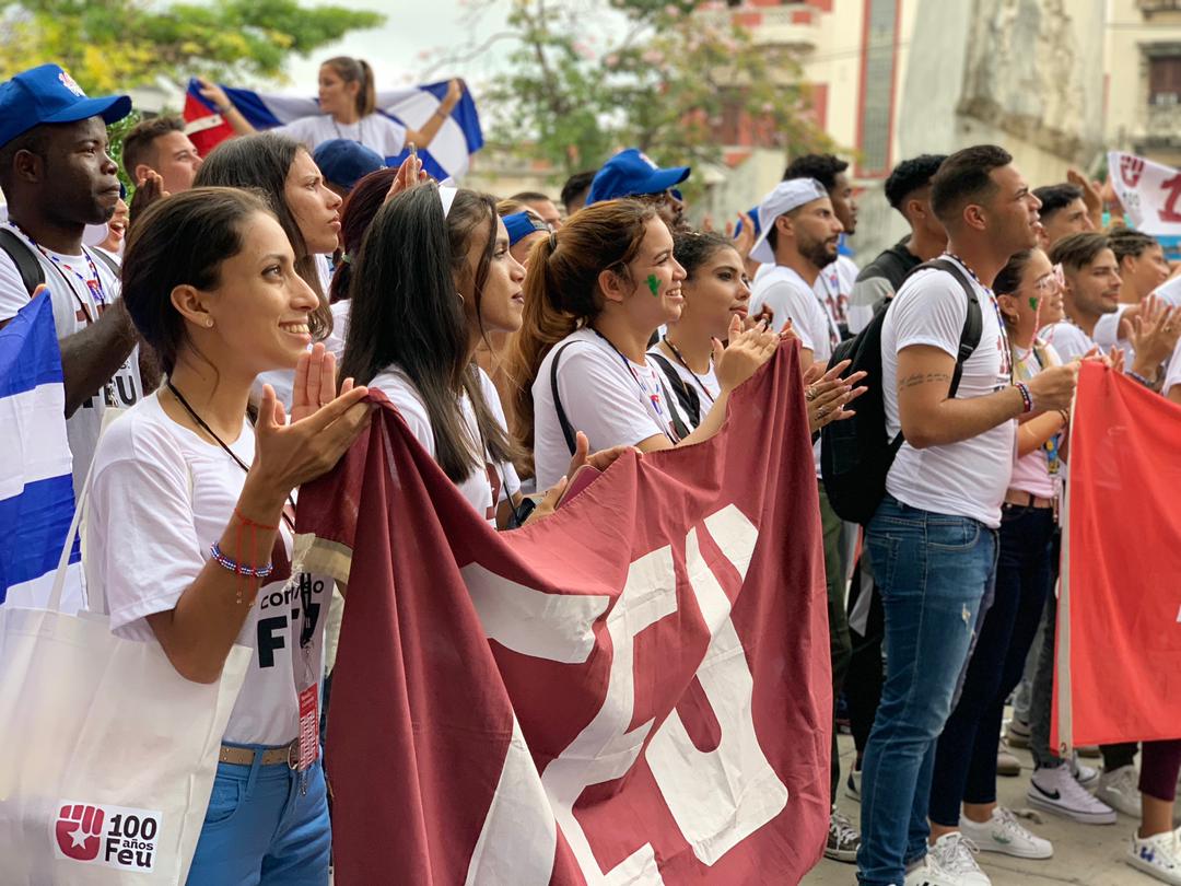 FEU de Cuba (@feucuba) on Twitter photo #FEUdeCuba ✊🏽🇨🇺|| Tembló el Parque de los Mártires Universitarios con la #FEUdeCuba en su #10CongresoFEU.
❤️Tángana Antimperialista para Cuba y el mundo❗
<a href="/DiazCanelB/">Miguel Díaz-Canel Bermúdez</a> <a href="/DrRobertoMOjeda/">Dr. Roberto Morales Ojeda</a> <a href="/Karli_SantanaR/">Karla Santana</a> <a href="/RPolancoF/">Rogelio Polanco Fuentes</a> #FEUdeCuba ✊🏽🇨🇺|| Tembló el Parque de los Mártires Universitarios con la #FEUdeCuba en su #10CongresoFEU.
❤️Tángana Antimperialista para Cuba y el mundo❗
<a href="/DiazCanelB/">Miguel Díaz-Canel Bermúdez</a> <a href="/DrRobertoMOjeda/">Dr. Roberto Morales Ojeda</a> <a href="/Karli_SantanaR/">Karla Santana</a> <a href="/RPolancoF/">Rogelio Polanco Fuentes</a>
