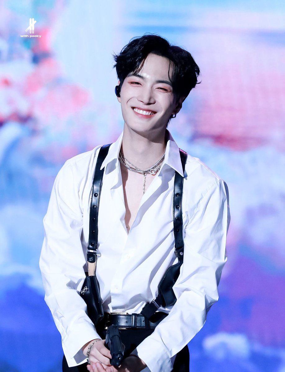 jonghyeonpics's tweet photo. 221218 © withpocky95 🔥
#김종현 #KIMJONGHYEON https://t.co/10VEqcmoCe