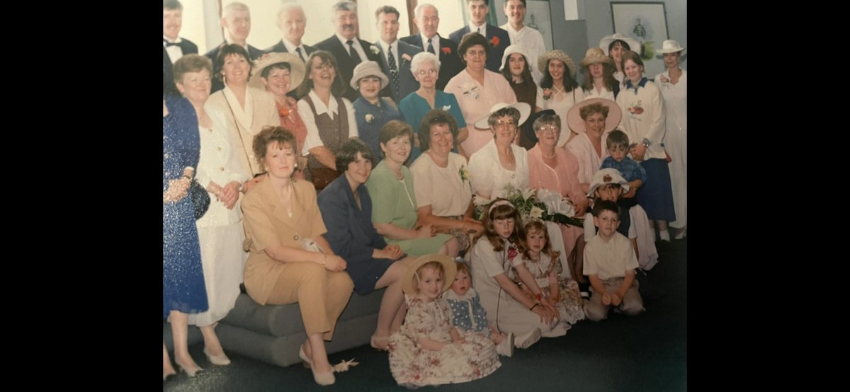 angemurphy90's tweet photo. Last night we very suddenly lost the heart of our family, and it’s safe to say we weren’t ready💚
A lady with so much strength. 
At this time of year hold your family that bit closer &amp; always remember to say what’s in your heart, you never know when it will be your last time. Ax https://t.co/KOfDbFw0SH
