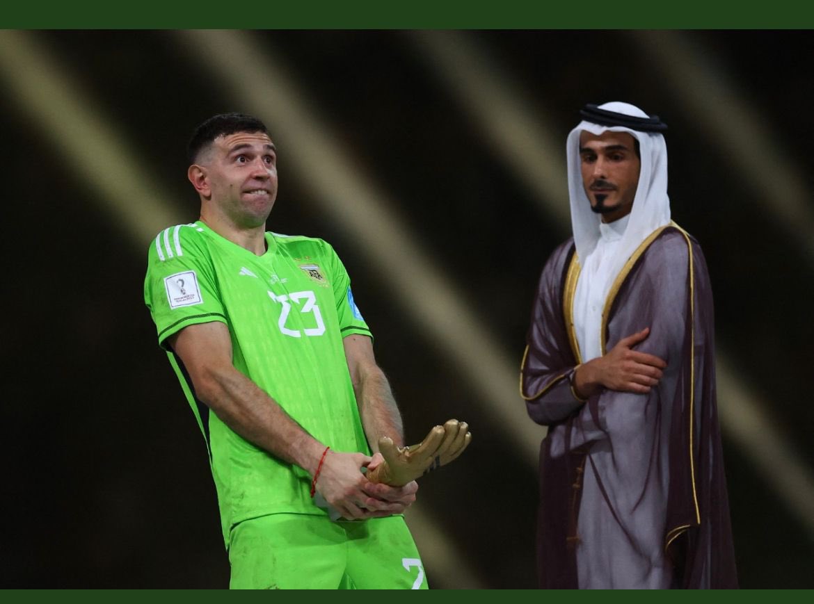qtf's tweet photo. Qué manera de quitarle significado a un guante de oro.
Tu vulgaridad atenta contra la afición mundial @emimartinezz1
¡ERES INDIGNO! La FIFA debe retirarte este reconocimiento. 
FF https://t.co/DUB2H0sUG1