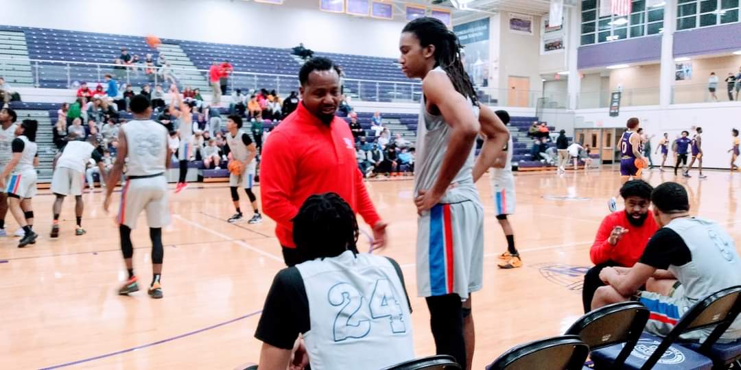 Jbstep13's tweet photo. Proud Mommy moment! Exciting to watch my son Coach Tobe and the DeMatha Staggs play on the home court! Tobe Stephens @ETChampions #classof1994 🎓🏀 Broughton HS Alumni🎉🎓 #JimmyV HS Basketball Showcase and the Dereck Whittenburg Foundation @DWhittNCstate @NBroughtonHS https://t.co/JBbEodLgj5