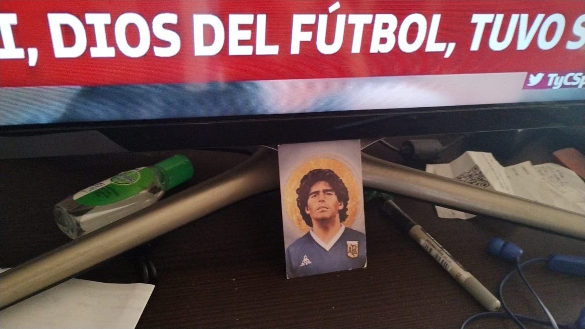 Sí, este es uno. Hoy jugó otro.