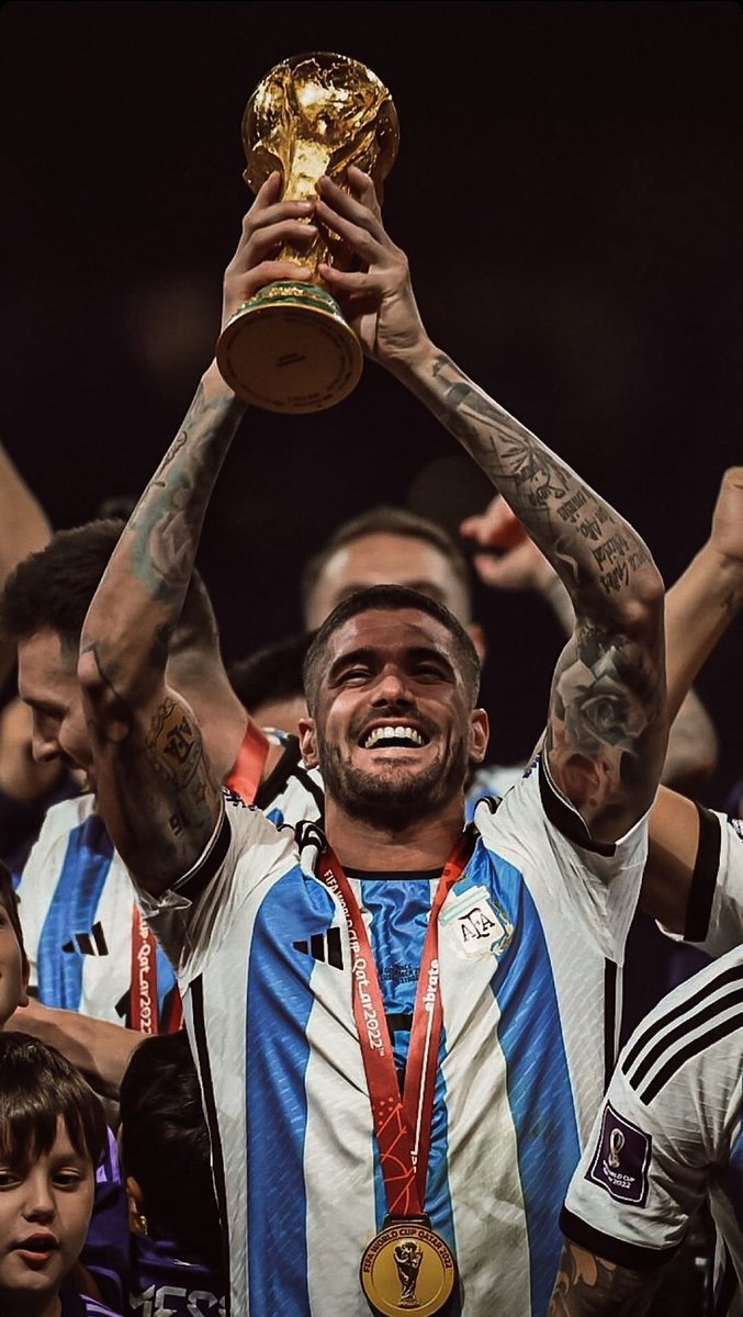 RodrigoDPfans_'s tweet photo. CAMPEÓN DEL MUNDO ⭐🥺🇦🇷🌎💙🤍@rodridepaul https://t.co/KzrFPtmXIH