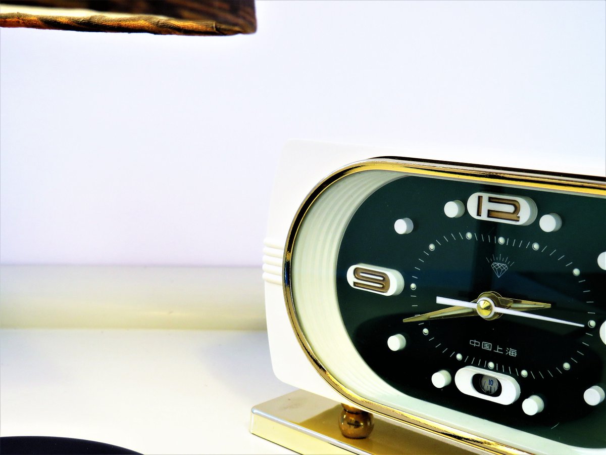 MaLanterne's tweet photo. Vintage Alarm Clock ''Diamond'' Cream and Dark Green Color, Plastic Clock, Original Box, Made in The People Republic of China, Shanghai, 70s https://t.co/5qvSMy51WA #Vintage #BLACKFRIDAY #FREESHIPPING #Fashion #Antiques #Typewriter #DiamondClock https://t.co/VGMxBzQyIm