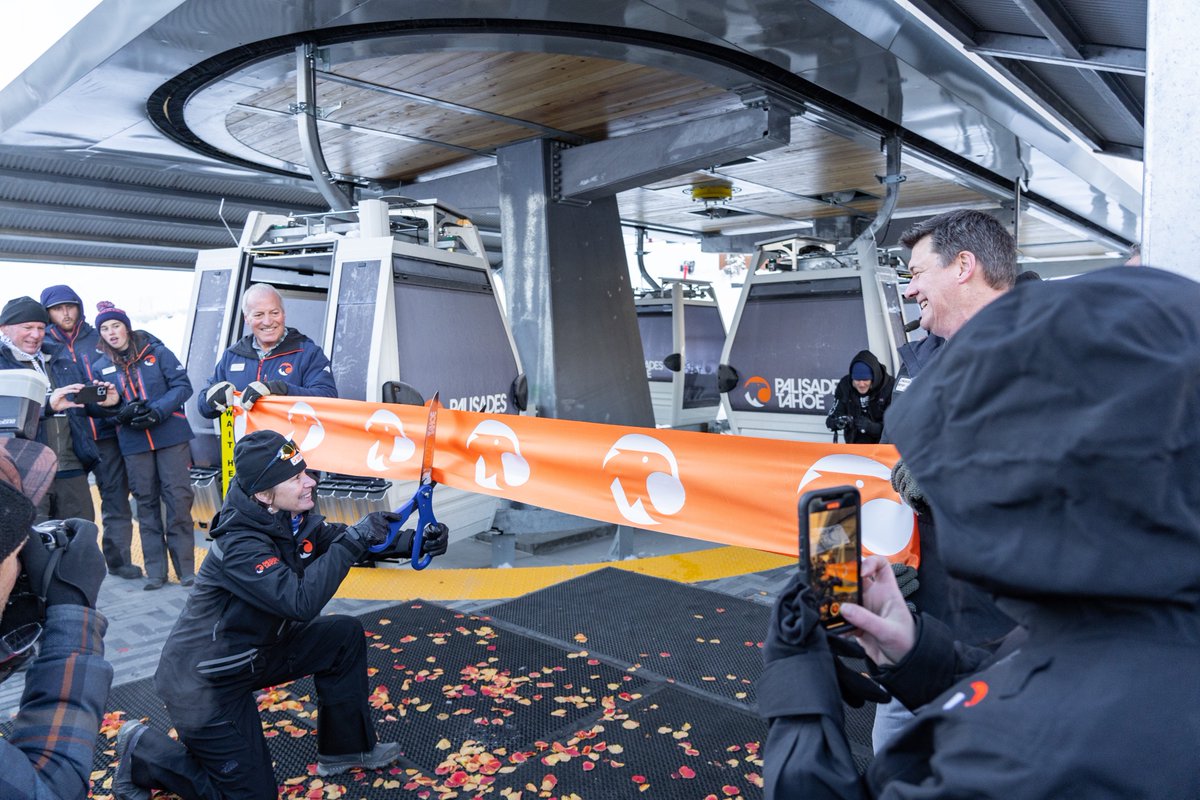 palisadestahoe's tweet photo. 🥳 WHAT A PARTY 🥳
Thanks to everyone who came out to celebrate the opening of the #BaseToBase Gondola with live performances by Aluna and Dillon Francis‼️Come celebrate #UnitingLegends at Palisades Tahoe this season!
https://t.co/BcAq3xRFiK https://t.co/dziuUG8UBj