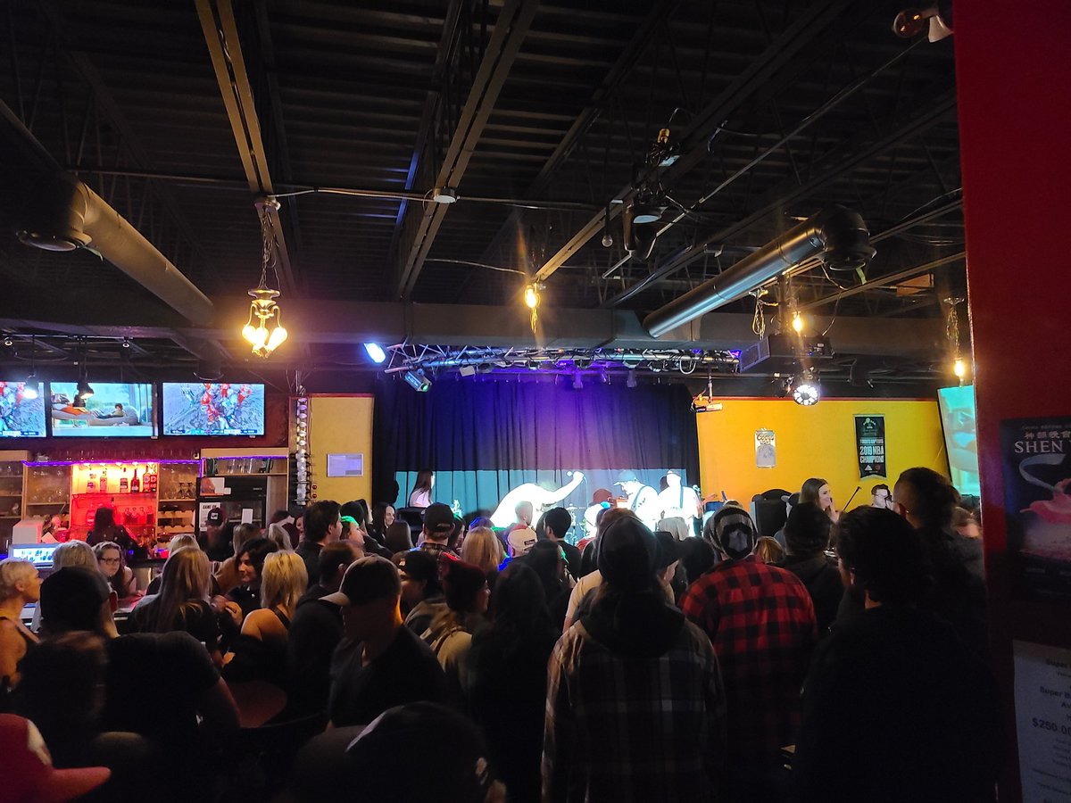 Thanks to everyone that come out for Classic Albums Christmas last night at The Honest Lawyer in <a href="/DowntownWelland/">Welland Downtown BIA</a>. We were able to raise $1460, 2 bins filled with Non-perishable Foods and one overflowing bins of Toys for Kids all going to <a href="/TheHopeCentre/">The Hope Centre</a>
