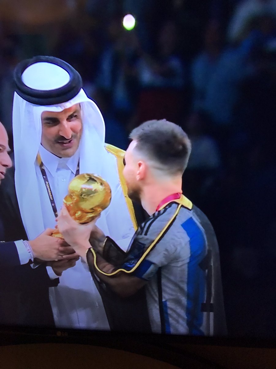 MatFaust's tweet photo. تحمیل پوشش حتی در جام جهانی توسط مسلمونا. https://t.co/4x5IIkKbEf