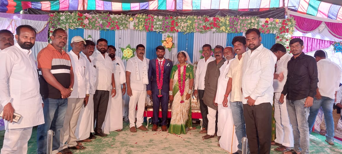 SampathKumarINC's tweet photo. Attended to various Marriages in #alampurassembly @INCTelangana https://t.co/tNyRkDtZRx