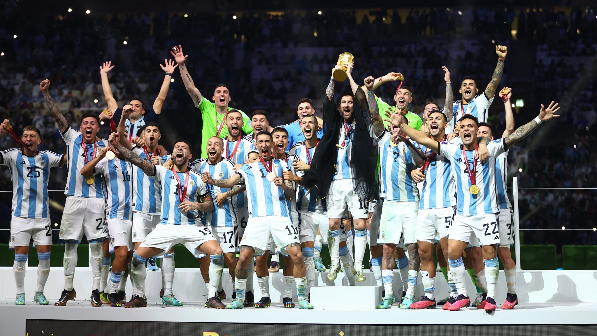 Messi agachou, levantou e colocou a Argentina na final da Copa