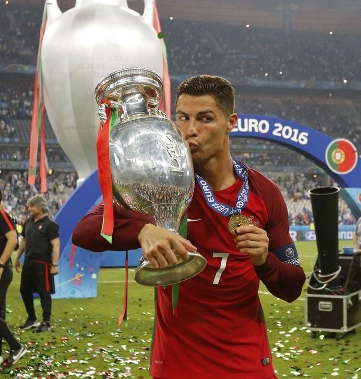 Skyedit10's tweet photo. HALA TARİHİN EN İYİSİ #GOAT https://t.co/XfhiLszvUN