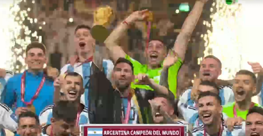 xRamyH's tweet photo. Gracias por todo messi ahora si puedes descansar en paz 💙🤍💛🤍💙 https://t.co/GM5qYPQaDv