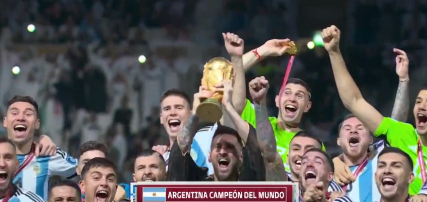 xRamyH's tweet photo. Gracias por todo messi ahora si puedes descansar en paz 💙🤍💛🤍💙 https://t.co/GM5qYPQaDv