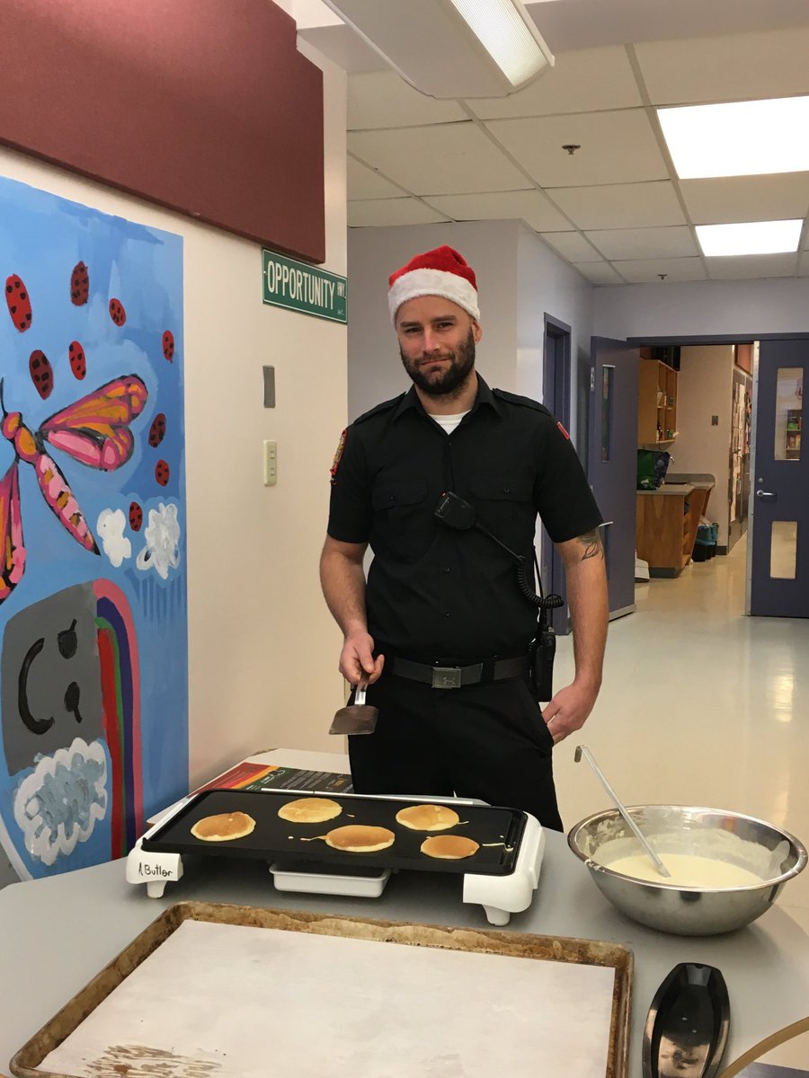 GreenfieldCB's tweet photo. Greenfield students ended a busy week with hearts and bellies full. The Greenfield Home and School in partnership with the Scotchtown and New Victoria Volunteer Fire Depts and Cape Breton Regional Police Dept hosted a pancake breakfast. Thank you to all our Volunteers! #CBVRCE_NS https://t.co/xUI9Tr2zAj