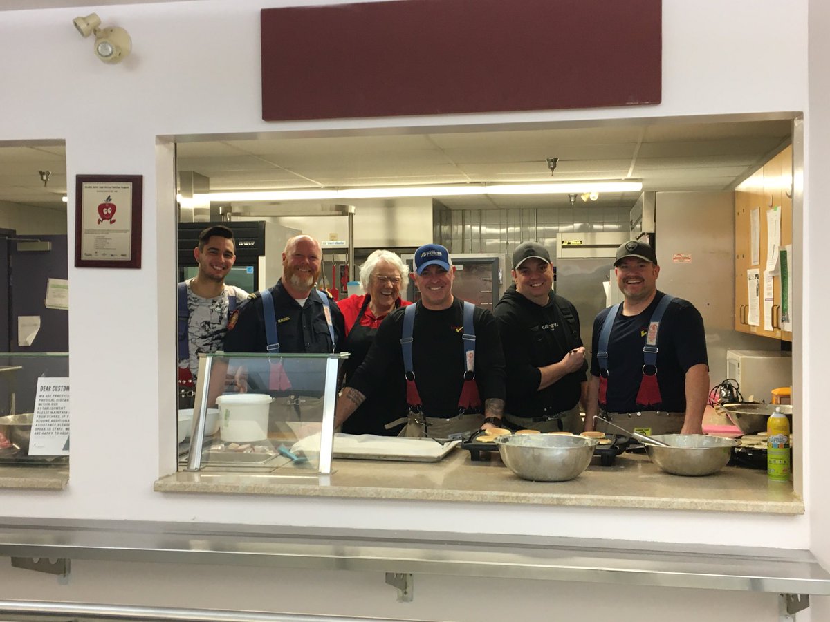 GreenfieldCB's tweet photo. Greenfield students ended a busy week with hearts and bellies full. The Greenfield Home and School in partnership with the Scotchtown and New Victoria Volunteer Fire Depts and Cape Breton Regional Police Dept hosted a pancake breakfast. Thank you to all our Volunteers! #CBVRCE_NS https://t.co/xUI9Tr2zAj