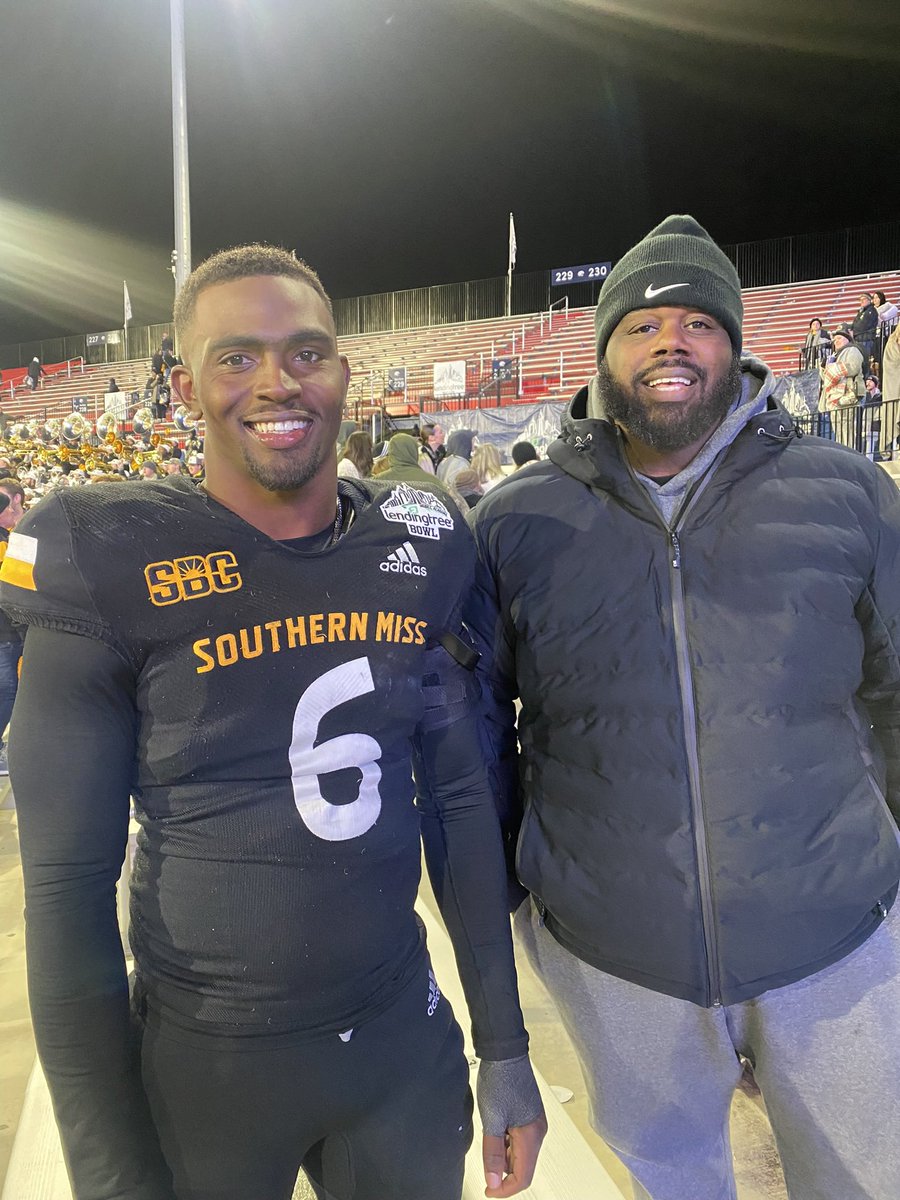 CoachJayCole's tweet photo. Yesterday I had to pleasure to watch @iamJCalvin4 and @crooked_6 finish their high school and collegiate careers. It’s been an honor to be able to pour into these young men lives! It’s bigger than football! #MoldingMen https://t.co/Fogc6Zfplz