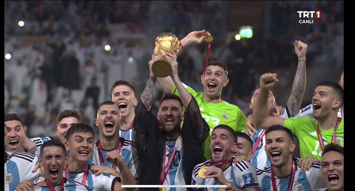 cgkbyk's tweet photo. Tarafımız belli olsunn #forevermessi 🚀♥️ #ArgentinaVsFrance #FIFAWorldCup https://t.co/U2BlpIluVn