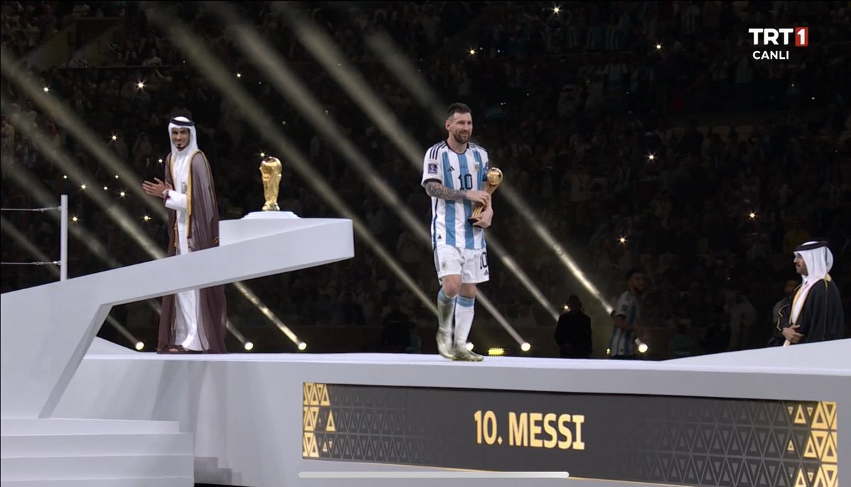cgkbyk's tweet photo. Tarafımız belli olsunn #forevermessi 🚀♥️ #ArgentinaVsFrance #FIFAWorldCup https://t.co/U2BlpIluVn