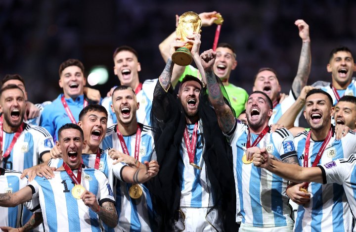 Fut__nosso's tweet photo. 🇦🇷 1978
🇦🇷 1986
🇦🇷 2022

#FIFAWorldCup https://t.co/CKasL111z7
