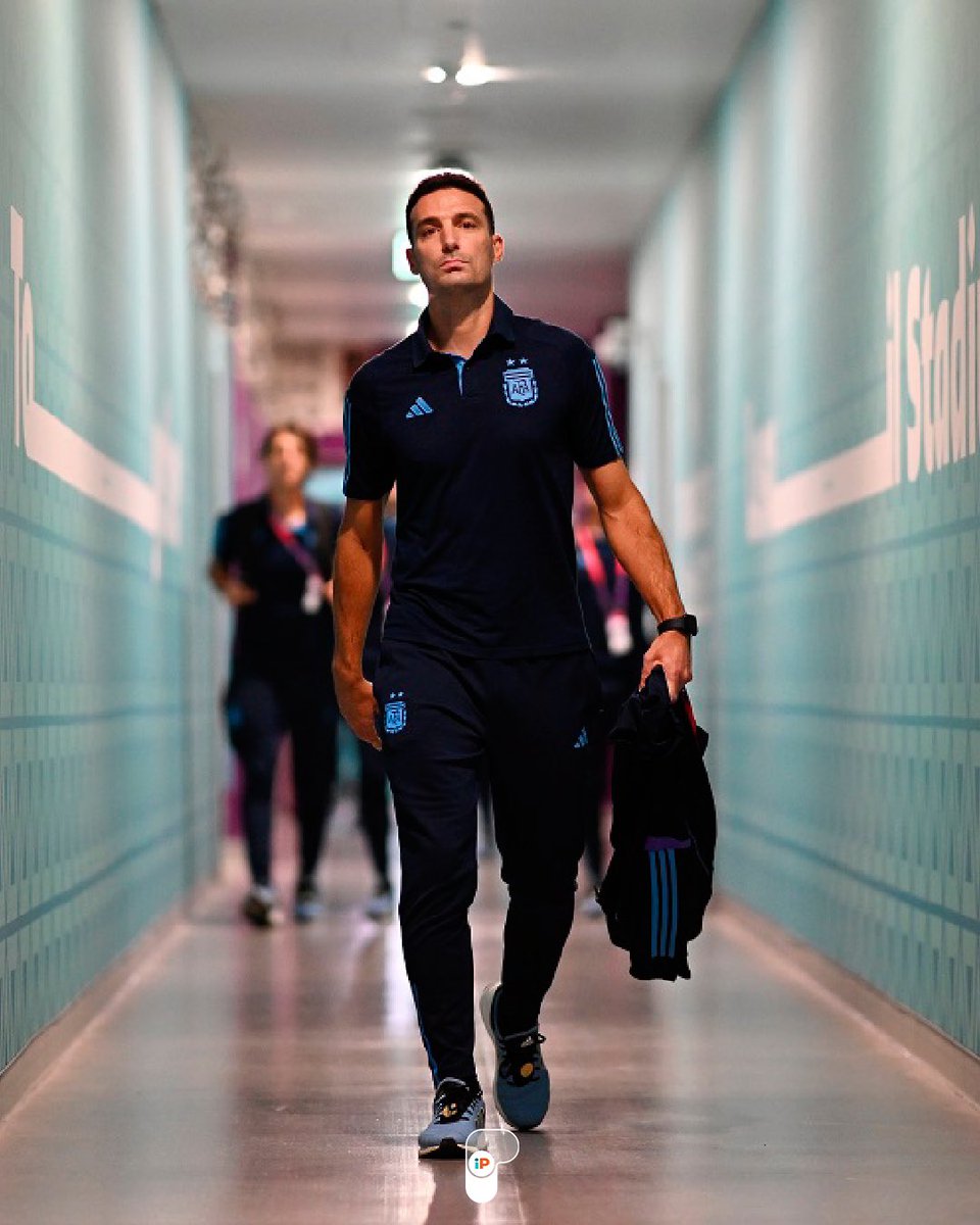 ssergioh's tweet photo. Gracias Lionel Scaloni! Mis respetos Mister! Gracias al staff de lujo! Impecable en todo sentido! 🇦🇷🇦🇷 @Argentina https://t.co/zALm7KaAPV