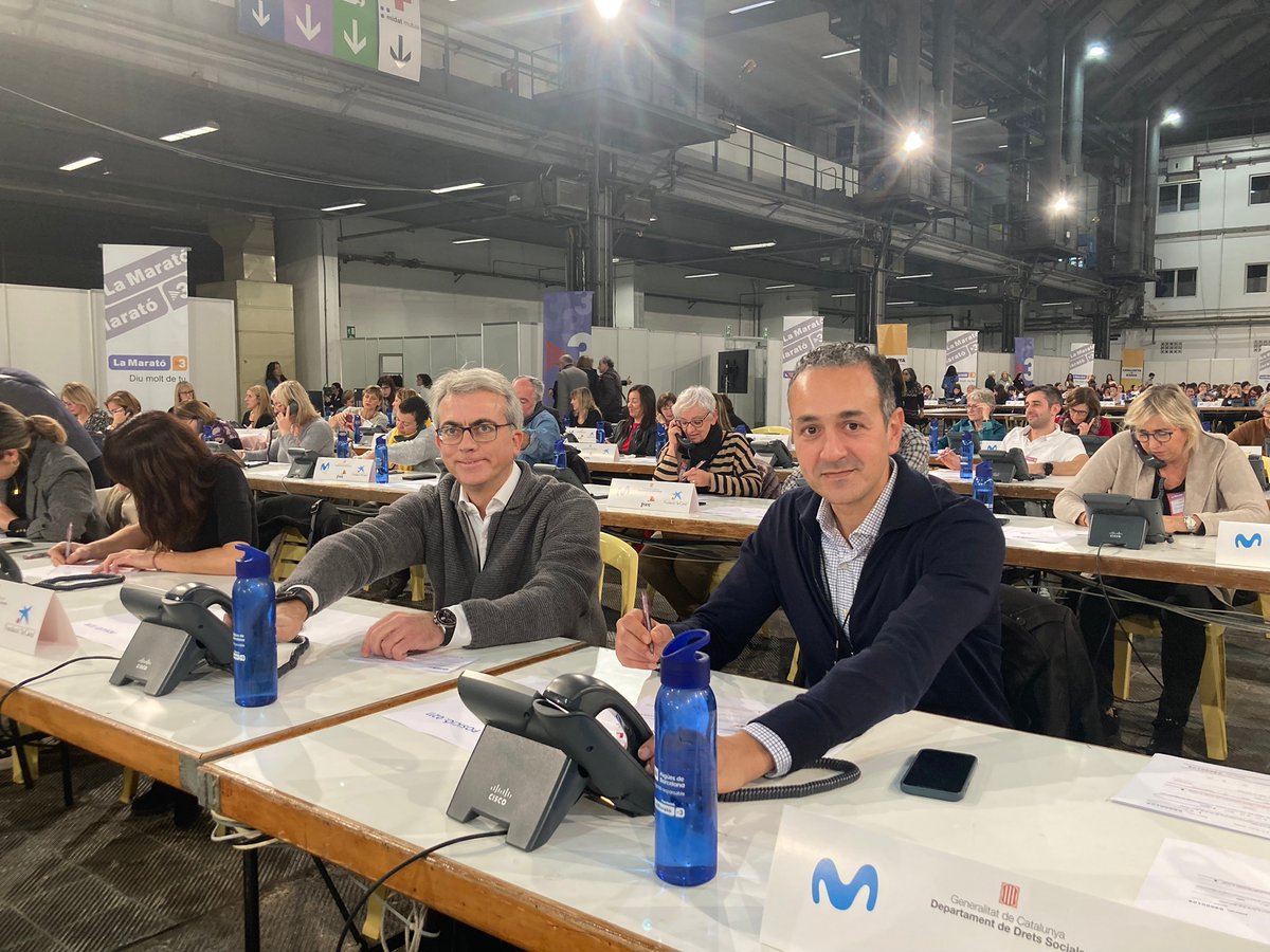 NovartisSpain's tweet photo. Jesús Ponce, Presidente @NovartisSpain, y Mourad Aboubakr, responsable área Cardiovascular, participan en @la_marato de @tv3cat i @CatalunyaRadio, por las #EnfermedadesCardiovasculares 🫀, principal causa de muerte en los países desarrollados.

#MaratóTV3 #LaMaratóSempreBatega 🫶 https://t.co/a1ochxE5UL