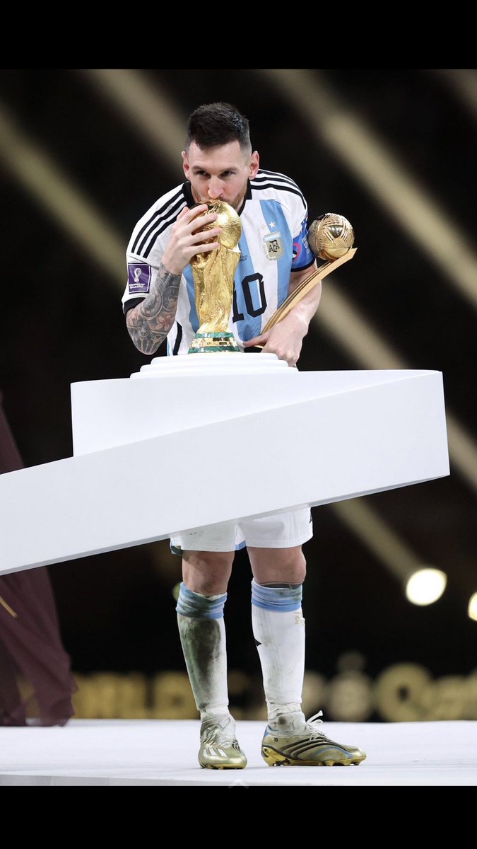 hfk7_'s tweet photo. #FIFAWorldCup #Messi𓃵 الافضل https://t.co/spPyCwl4AW