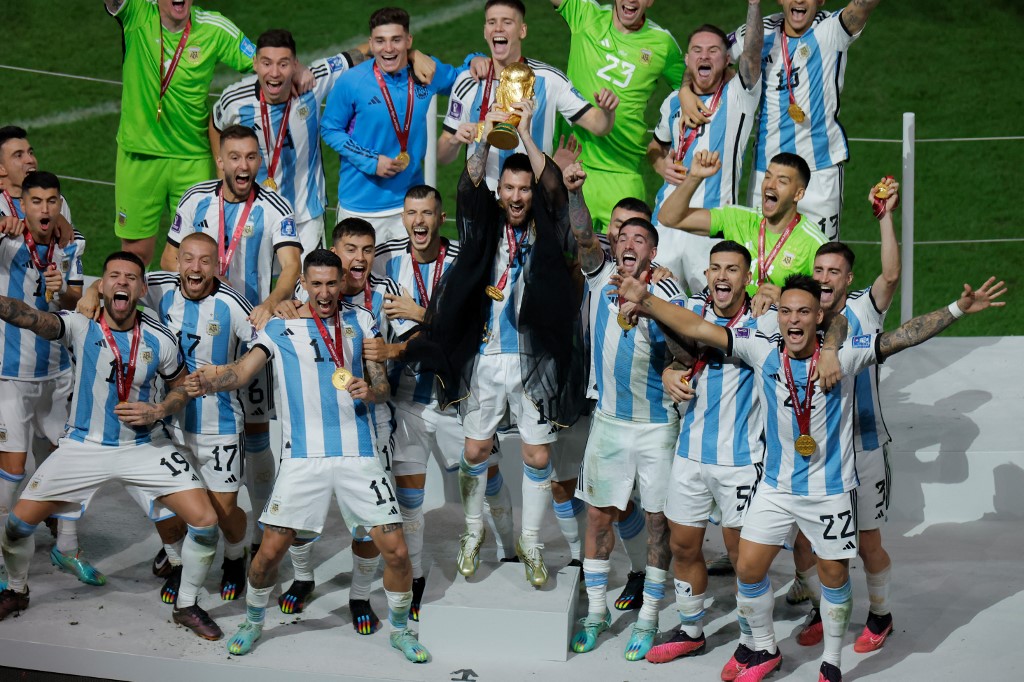 thefield_in's tweet photo. #FifaWorldCup #Qatar2022

Lionel Messi-led Argentina, #FIFAWorldCup champions for 2022 🏆👏

#ARG vs #FRA:
https://t.co/B8zXIOKxIQ https://t.co/dHpU60zASD