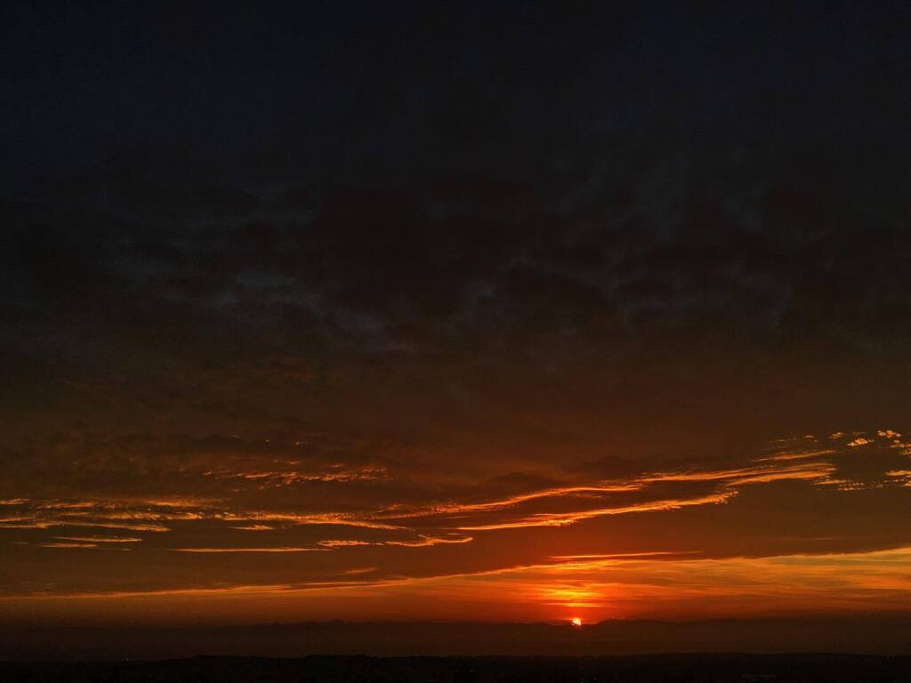 ParisKatsas's tweet photo. Wow
.
..
#Sunrise_Sunsets_AroundWorld #Lightplay #Sky #Clouds #Sea #Greece #Athens #Ilioupoli #picoftheday #sunsetoftheday #wow https://t.co/G1cxeu5WeR https://t.co/ab1Lgn0Muv