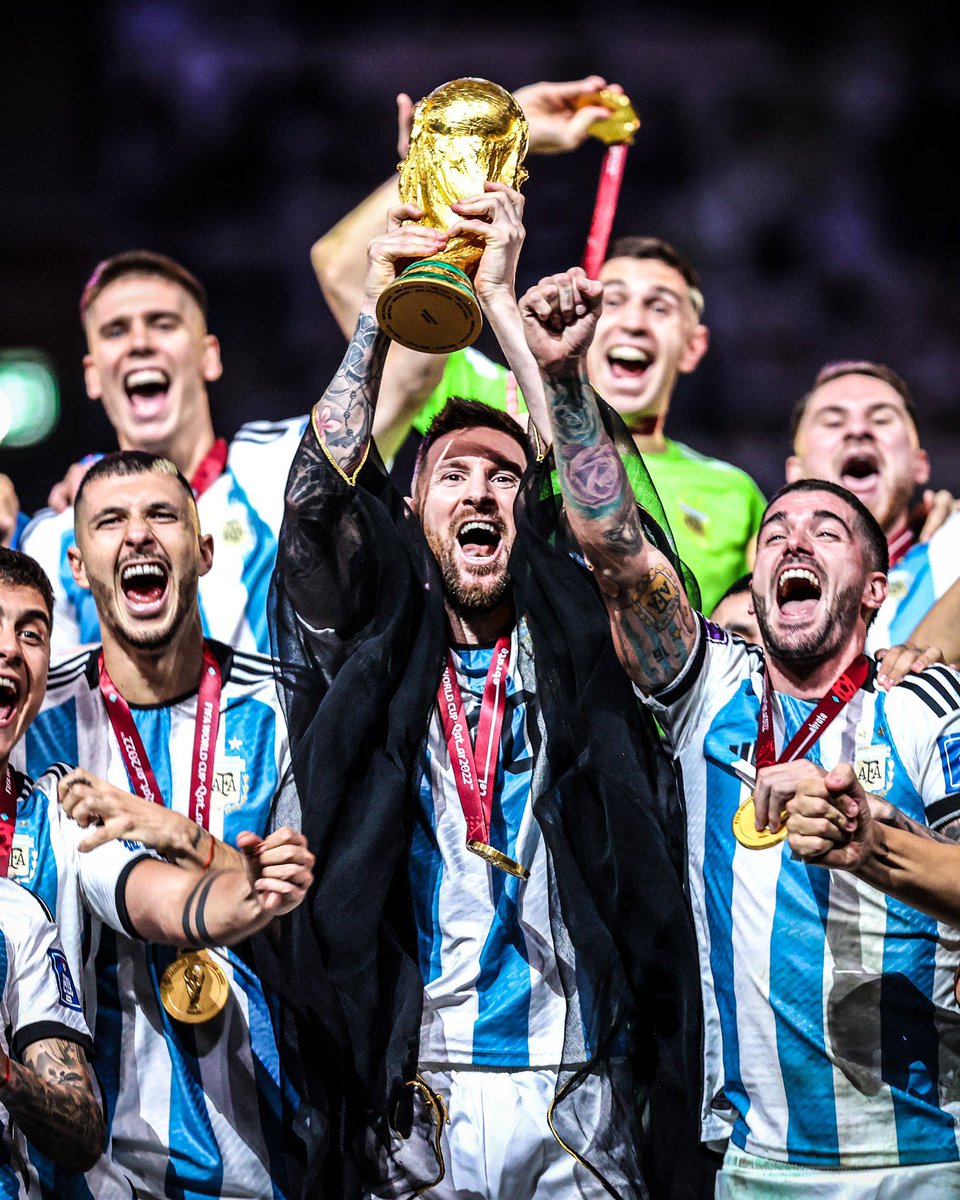 breyner_oscar's tweet photo. Viva el equipo, viva Argentina País Suramericano, viva nuestro campeón #FIFAWorldCup #Argentina https://t.co/H5GV3gx0i5