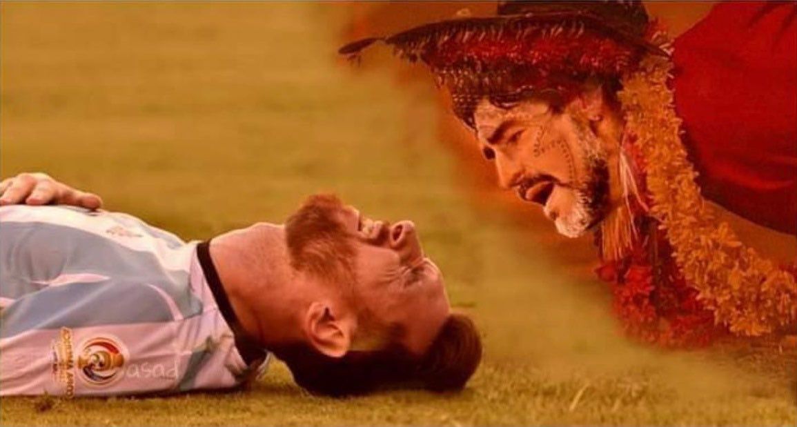 pythoroshan's tweet photo. Argentinians may not get it but Indians will #ArgentinaVsFrance #Messi𓃵 #Maradona https://t.co/traHvu3dNC