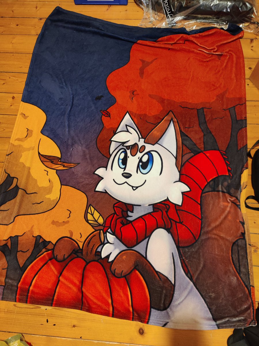 TheCrealm's tweet photo. @Chipflake I just thought I knew that picture from somewhere. It lies all the time on my couch :D Until today one of my favorite couch blankets :3 (in case you will make a new blanket, i will buy 3 next time!) https://t.co/a2XkFmwq2v