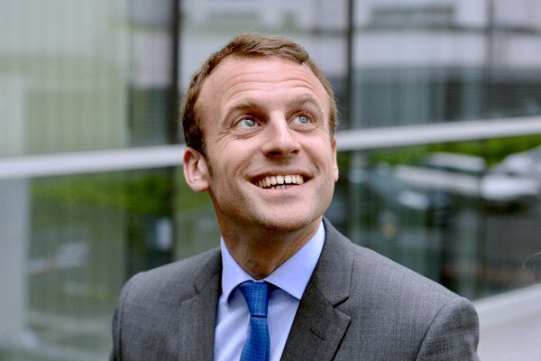 EnModeMacaron's tweet photo. L’A330 présidentiel et le Falcon qui l’accompagne ont coûté 500.000 euros et généré 480 tonnes d’équivalent CO2, soit 53 ans d’empreinte carbone d’un Français!😳 https://t.co/NzKQOd9vzm