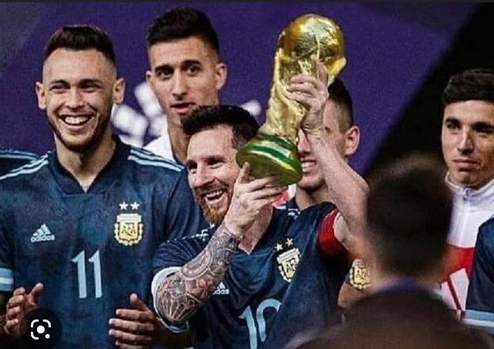 ponchotuit's tweet photo. Se lo merece el pelao!!! @Argentina campeón del mundo @fundacionmessi https://t.co/m2xMD0fKrS