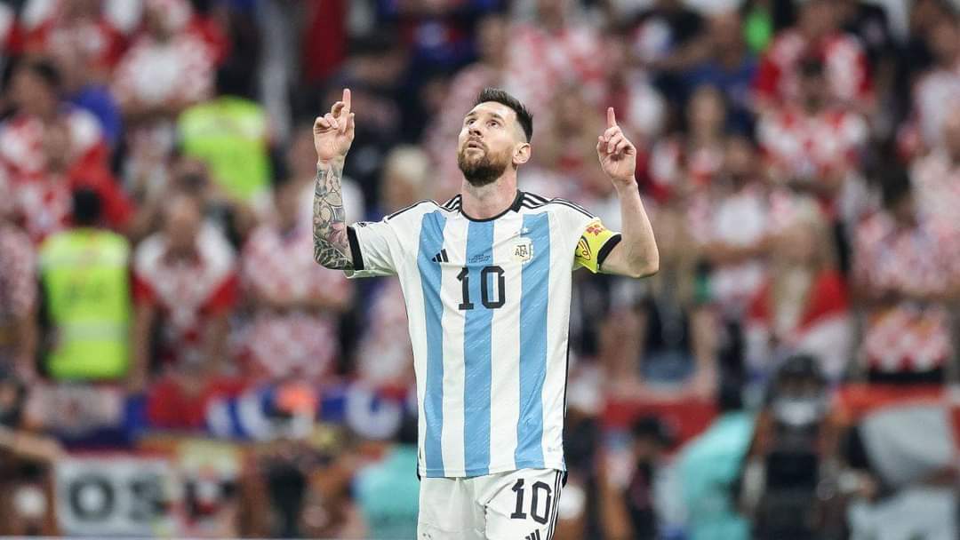 aftabsualeh's tweet photo. Captained the team straight to 2022 FIFA World Cup victory. The extremely talented and arguably the GOAT of all time, Leo Messi. A name that will be remembered for generations and decades to come. Incredible career. The dream of winning #FIFAWorldCup is fulfilled!
#LionelMessi𓃵 https://t.co/HHKRp6n7b4