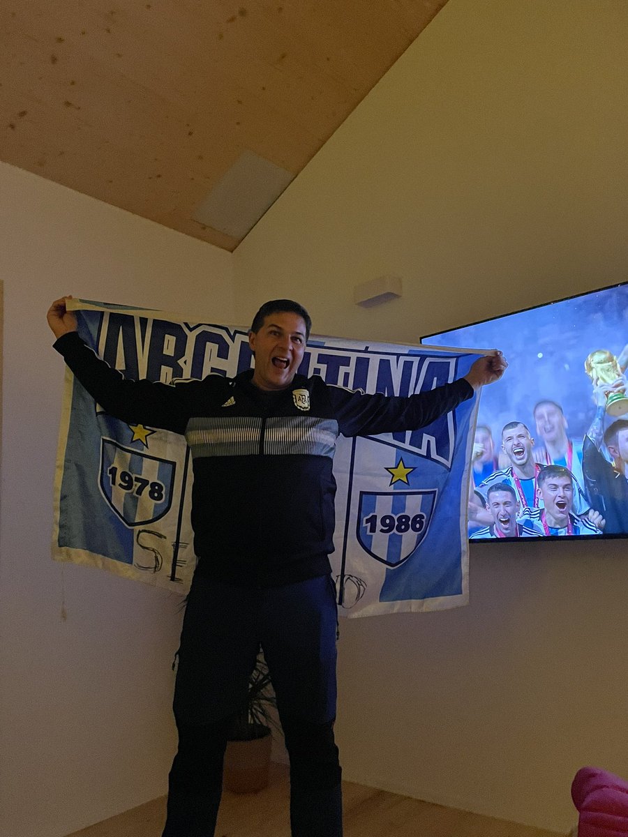 és la persona més feliç del món mundial💙🤍💙