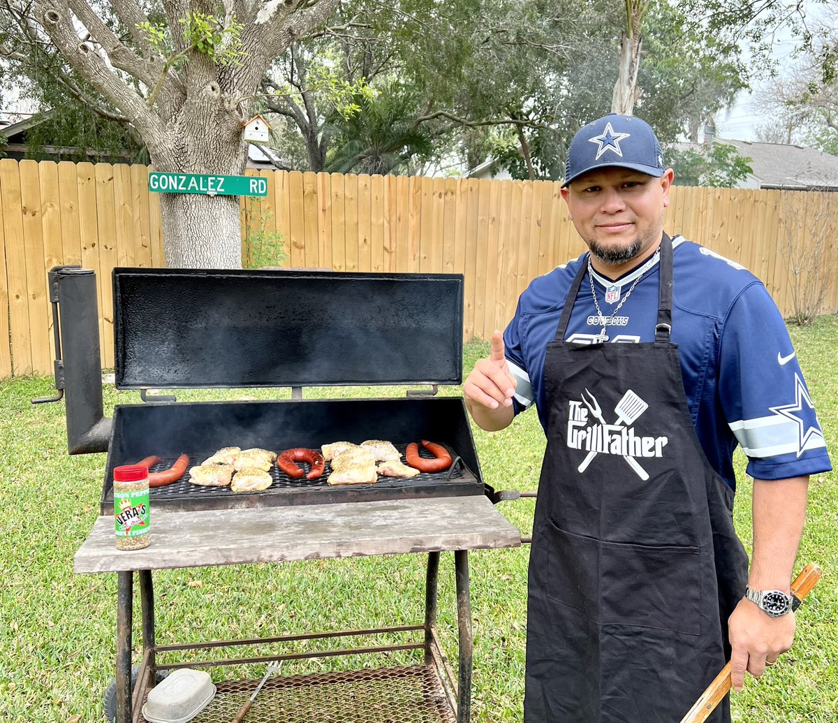 S_Gonzalez956's tweet photo. Had to bust out my gift from my secret santa today! The apron protects my Parsons Jersey! Also thank u to Coach Garza for the Vera’s seasoning… @ClassSenora @RHBobcatPower @Asael_Ruvalcaba https://t.co/fY95xDuQMc