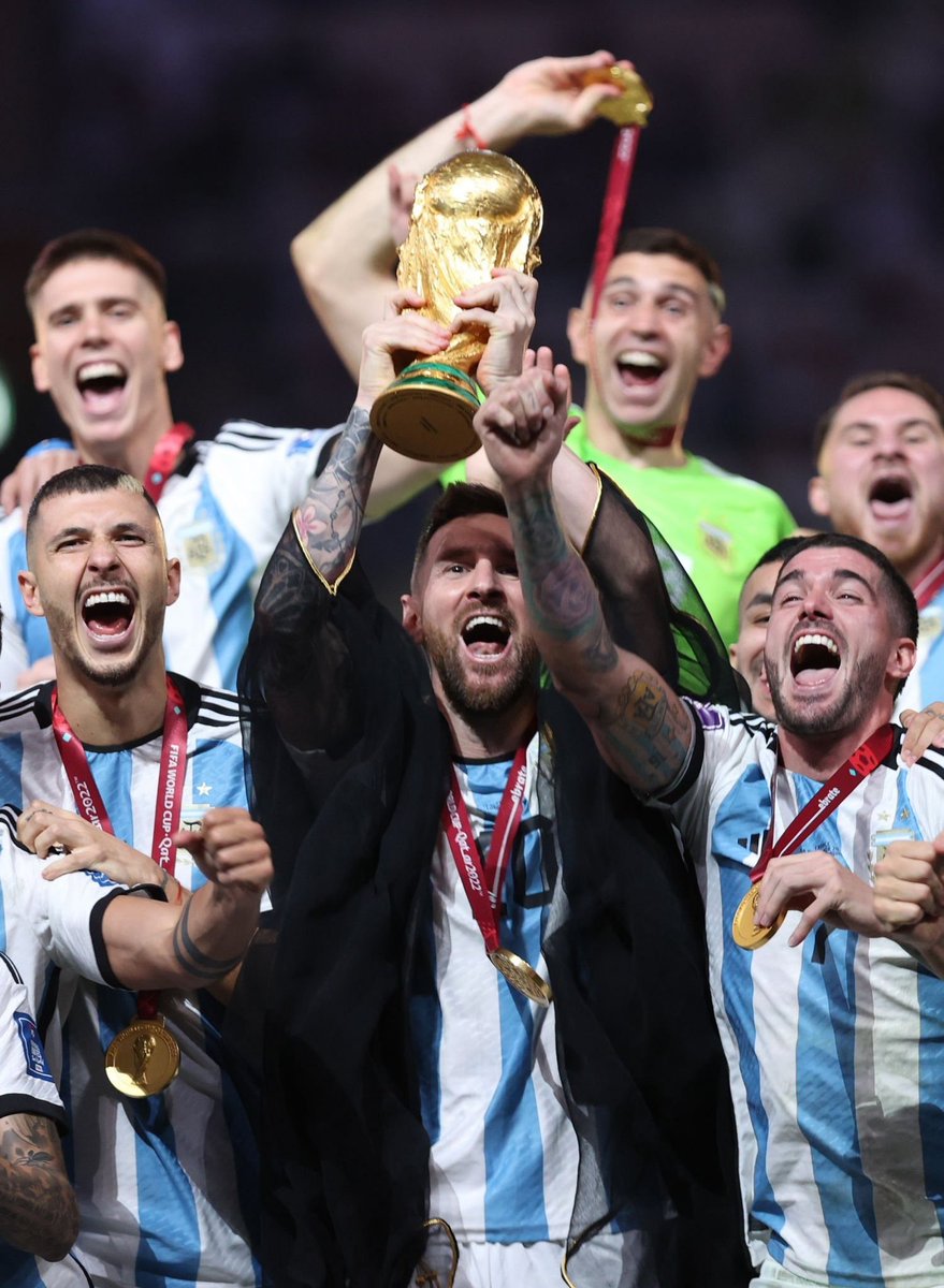 Ineedhelp41's tweet photo. 📌18Dec / أعظم يوم بحياتي 💙💙🏆 https://t.co/0QzrV32pl8