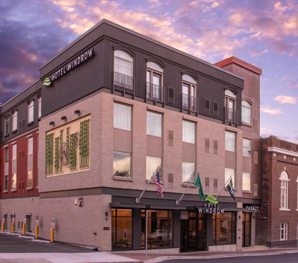 myellensburg's tweet photo. Plan your next trip to Ellensburg and stay a while! Hotel Windrow, for example, is one of many hotels you can choose to stay at when visiting Ellensburg.
Book now at https://t.co/MjCcYTC3Q4
Photos courtesy of: Hotel Windrow.
#myellensburg #hotelwindrow #plantoplay #staylocal https://t.co/RIQp5lefUm