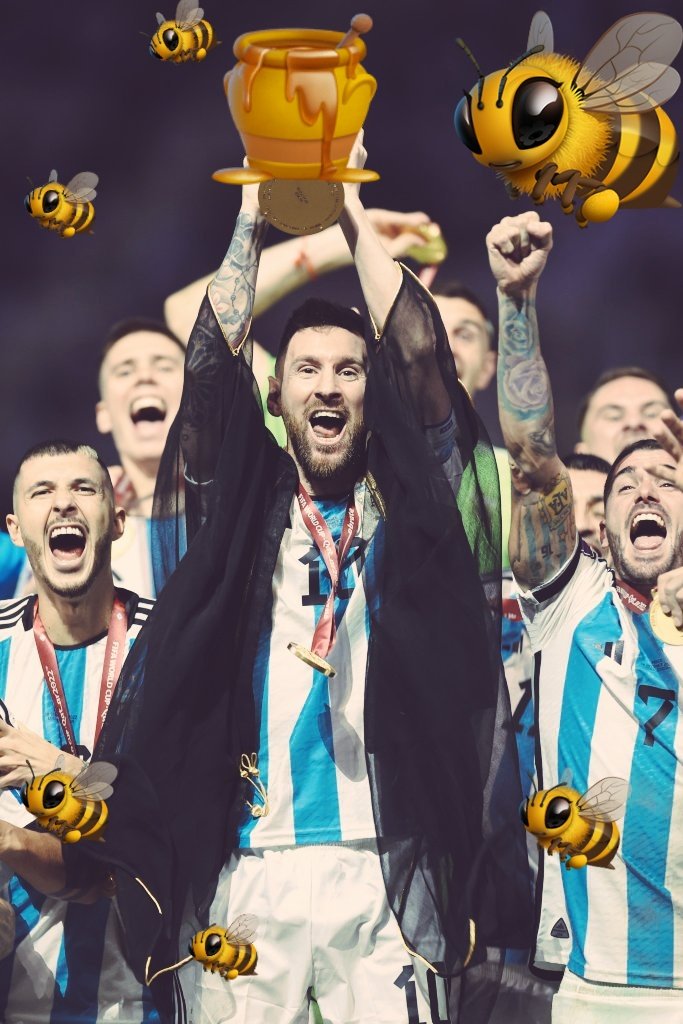 checkinKljuc's tweet photo. I sad kad ima sve trofeje vrijeme je i za peMziju, pa mu valjda i zato dadose ovo odijelo za vrcati med. 🐝🫙🍝

#FIFAWorldCup #čelargodine #čela #pčela #bagremovmed #najboljimed #kila25KM https://t.co/ABDdVT09Pg