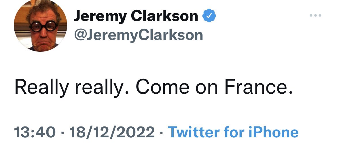 Denise Welch tweet media