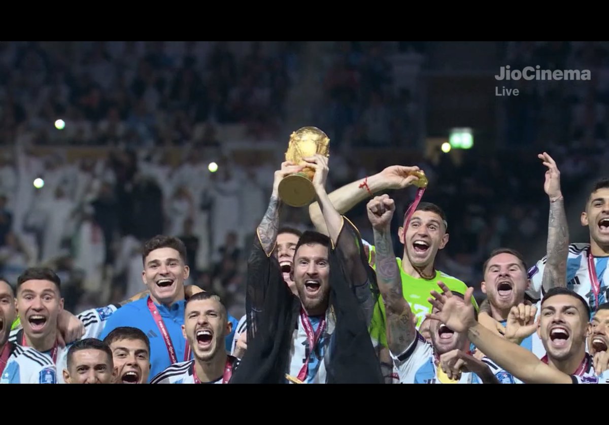 sumitiit2009's tweet photo. Messi and Argentinians certainly knows how to finish! The moment he has always dreamed about has come to closure! The moment has arrived which he will relive till his last breath

#GOAT #Messi𓃵 #FIFAWorldCup #ArgentinaVsFrance #WorldCupFinal https://t.co/iZnoVhv7Of
