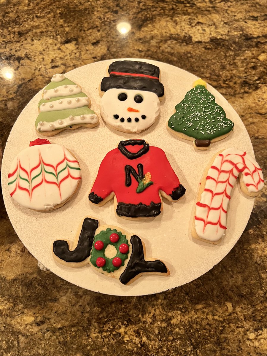 LincolnNILClub's tweet photo. A very Nebraska Christmas🎄

h/t Coach Matt Rhule https://t.co/tLHK2RDdch