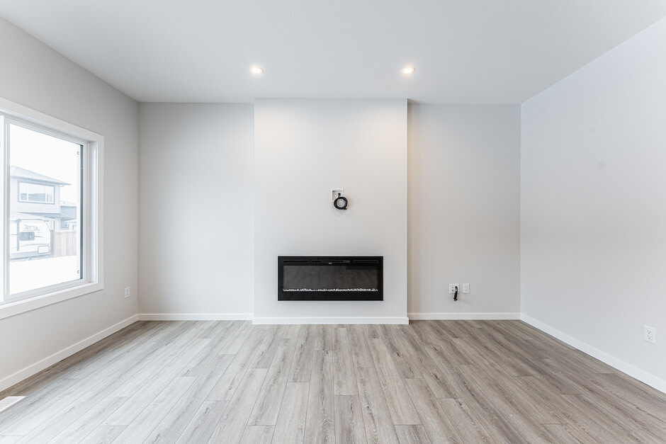 A brand new home located in the established neighbourhood of the Villag at Schonsee!

3 bedrooms, 2.5 bathrooms with a main floor flex room, bonus room, spa ensuite and so much more!

Learn more: bedrockhomes.ca/community/vill…