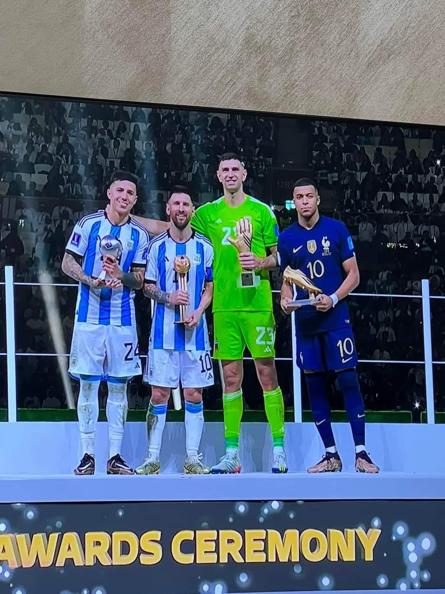 law__Ambassador's tweet image. تحية لقطر على أفضل مونديال بالعالم 
تحية للشيخ تميم المضيف 
تحيّة لكل من شارك في ضبط الاداء دون تجاوزات و تحرشات و دون فوضى. 
مونديال عربي اسلامي بجدارة.