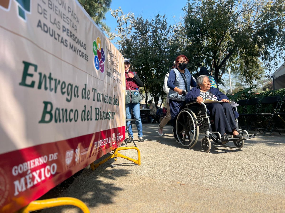 ParticipacionT's tweet photo. 🔴 ¡𝐂𝐨𝐧𝐭𝐢𝐧𝐮𝐚𝐦𝐨𝐬 𝐞𝐧𝐭𝐫𝐞𝐠𝐚𝐧𝐝𝐨 𝐭𝐚𝐫𝐣𝐞𝐭𝐚𝐬 𝐝𝐞𝐥 𝐁𝐚𝐧𝐜𝐨 𝐝𝐞𝐥 𝐁𝐢𝐞𝐧𝐞𝐬𝐭𝐚𝐫 𝐩𝐚𝐫𝐚 𝐭𝐨𝐝𝐚𝐬 𝐥𝐚𝐬 𝐩𝐞𝐫𝐬𝐨𝐧𝐚𝐬 𝐚𝐝𝐮𝐥𝐭𝐚𝐬 𝐦𝐚𝐲𝐨𝐫𝐞𝐬 𝐪𝐮𝐞 𝐫𝐞𝐜𝐢𝐛𝐞𝐧 𝐬𝐮 𝐩𝐞𝐧𝐬𝐢𝐨́𝐧 𝐥𝐚 𝐚𝐥𝐜𝐚𝐥𝐝𝐢́𝐚 𝐓𝐥𝐚𝐥𝐩𝐚𝐧! 1/2 https://t.co/nrVh8omS3z
