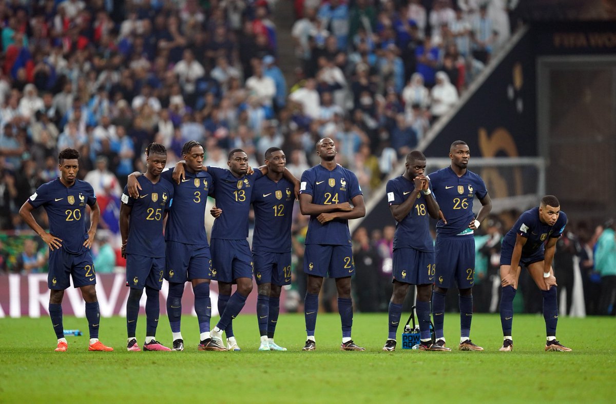 FFF's tweet image. Merci pour ce magnifique parcours et pour toutes ces émotions. 𝘖𝘯 𝘦𝘴𝘵 𝘧𝘪𝘦𝘳𝘴 𝘥𝘦 𝘷𝘰𝘶𝘴 𝘵𝘰𝘶𝘴 🇫🇷💙

#FiersdetreBleus